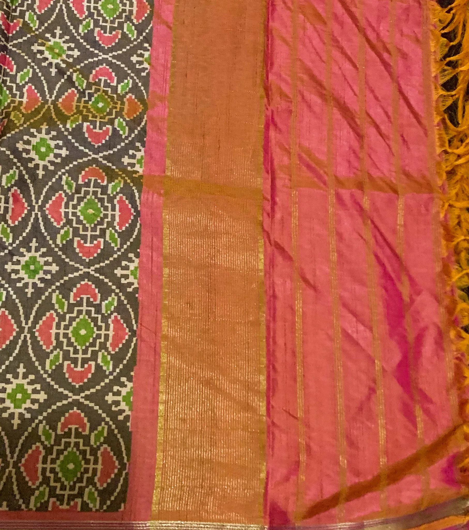 Captivating Pochampalli Ikkat silk Duppatta with zari Border