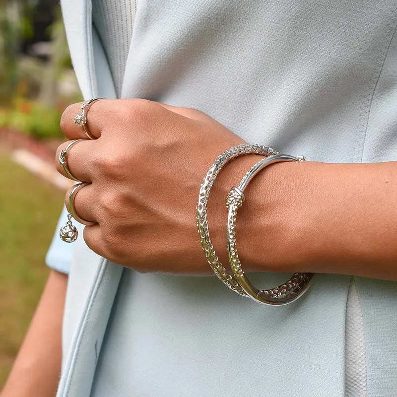 Lattice Pebble Globe Ring