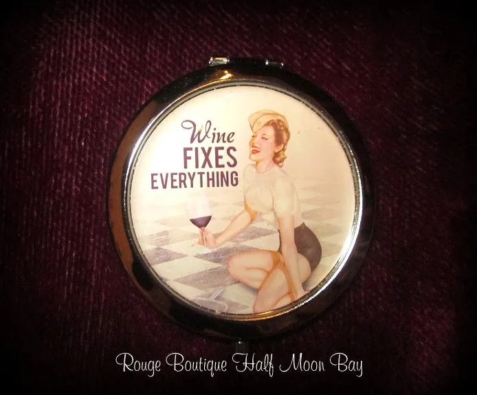 Pin-up Mirror Compact