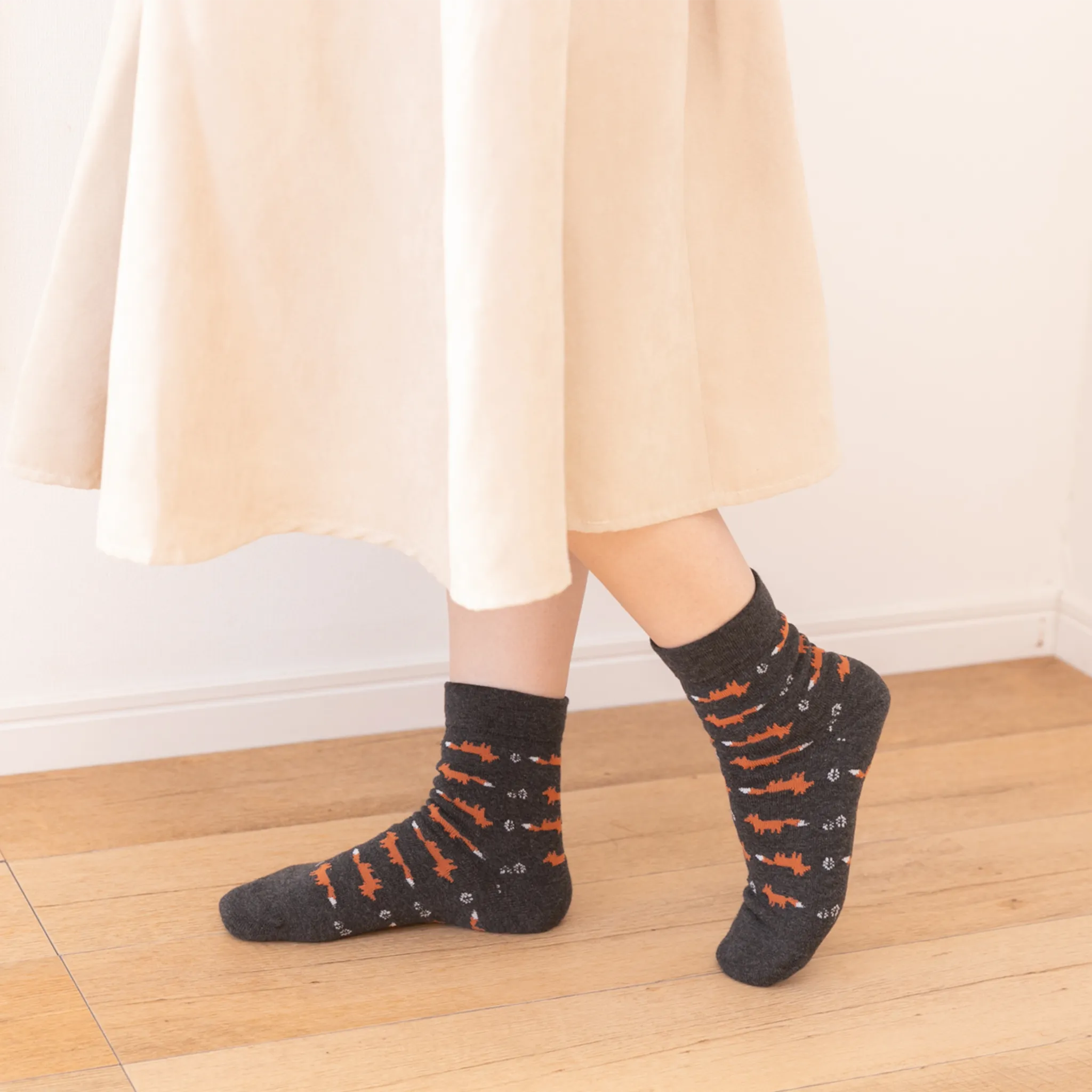 Smooth-heel socks double-layer wool blend [Foxes] - 658